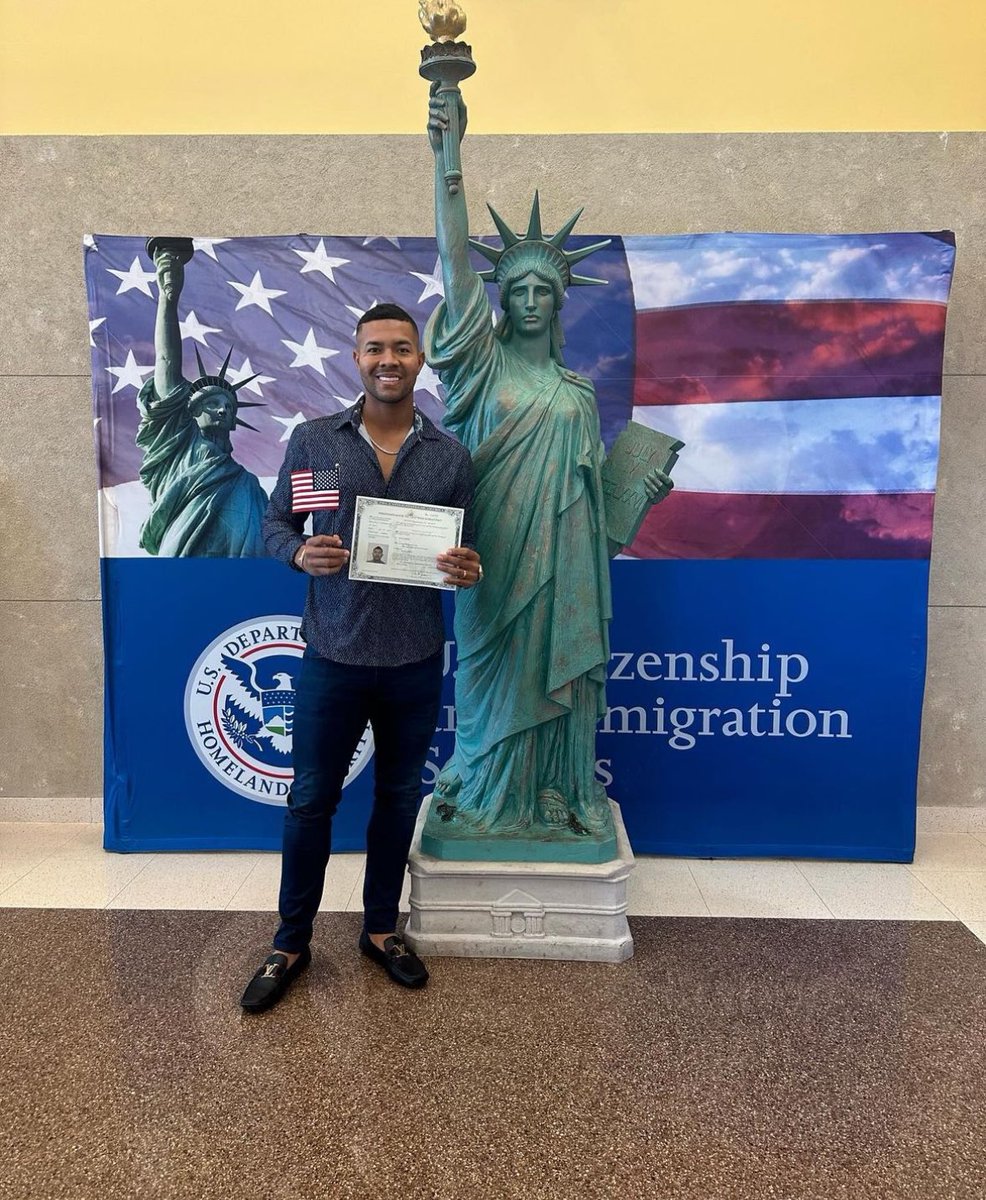 Jose Quintana new US citizen