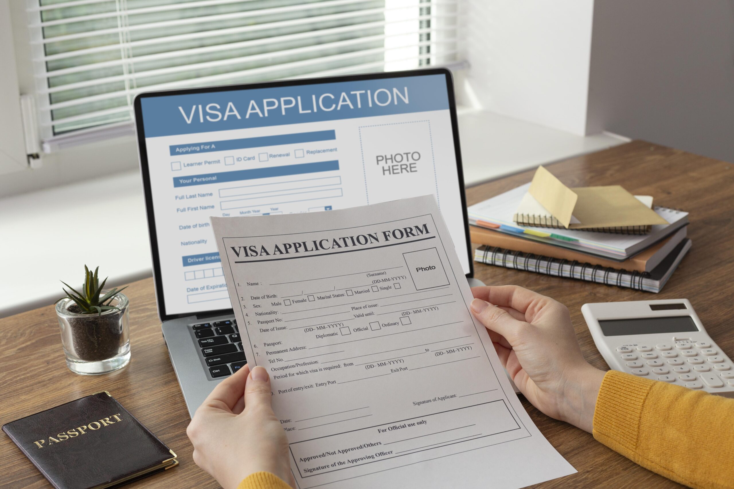Navigating USCIS Immigration Forms_ A Complete Guide (freepik)